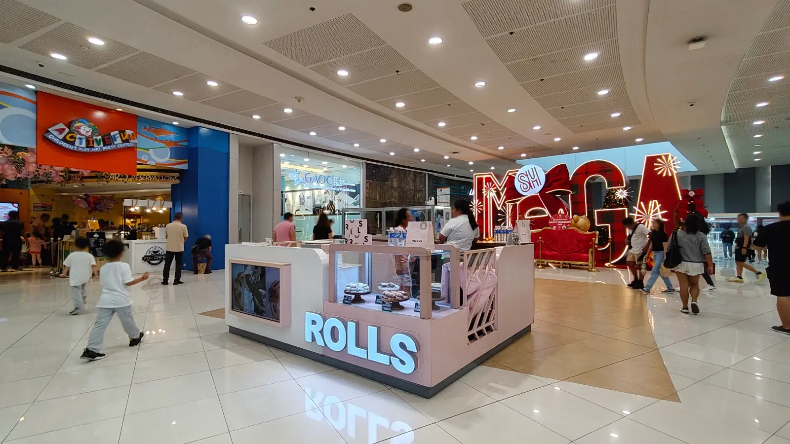 ROLLS DESSERT KITCHEN in SM Megamall